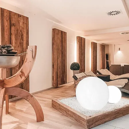 Luna - Relaxation Room, Sauna & Car Park By Alpenluxus